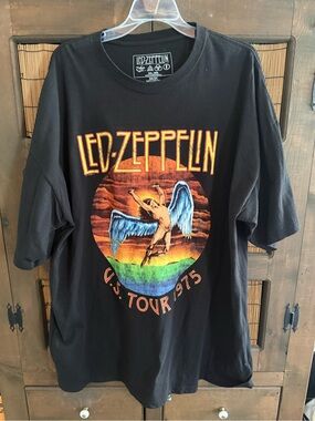 Led Zeppelin U.S.Tour 1975 Graphic Black w/Rainbow Wing Design- XXXL Unisex